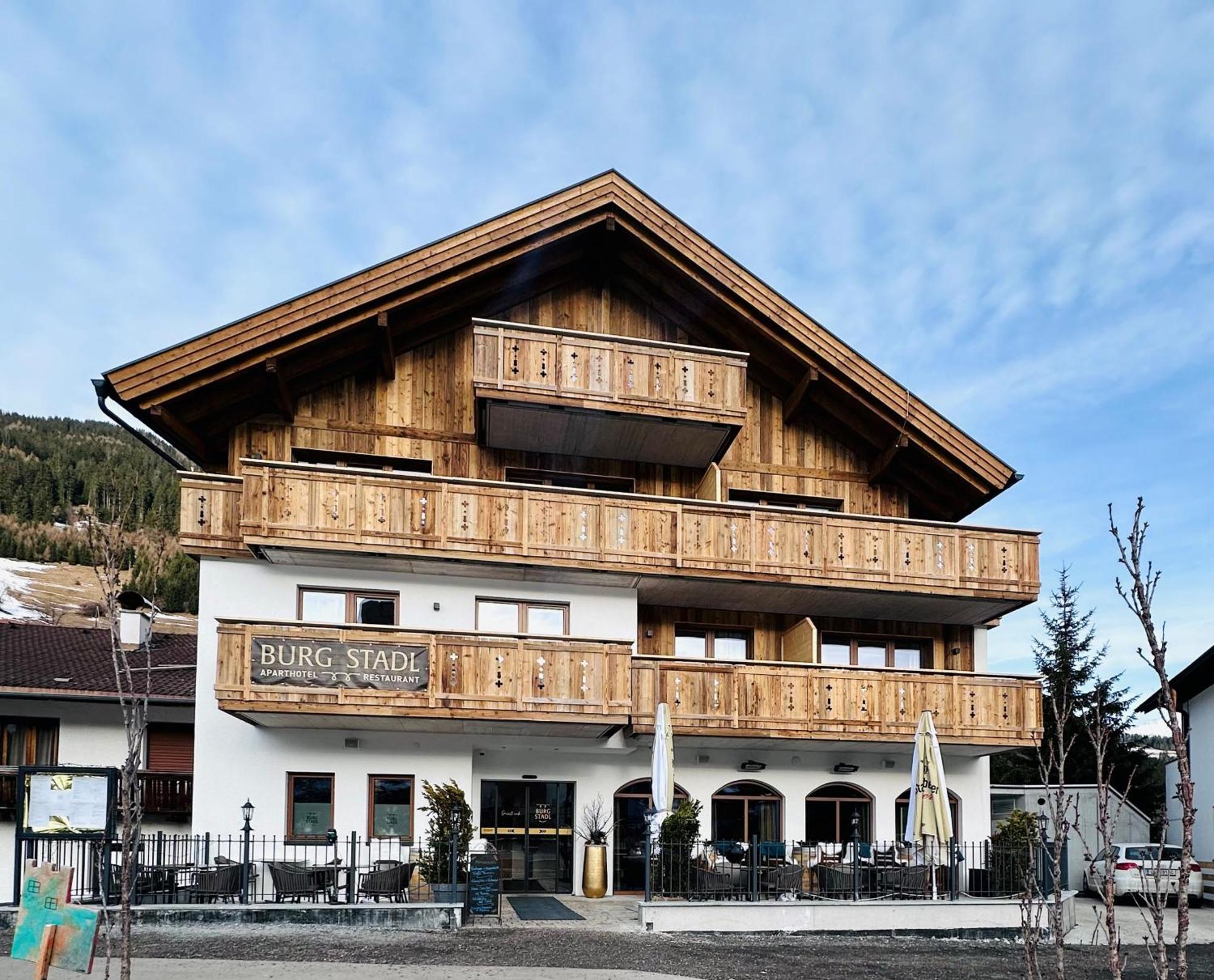 Burgstadl Aparthotel & Restaurant Ladis Exterior photo